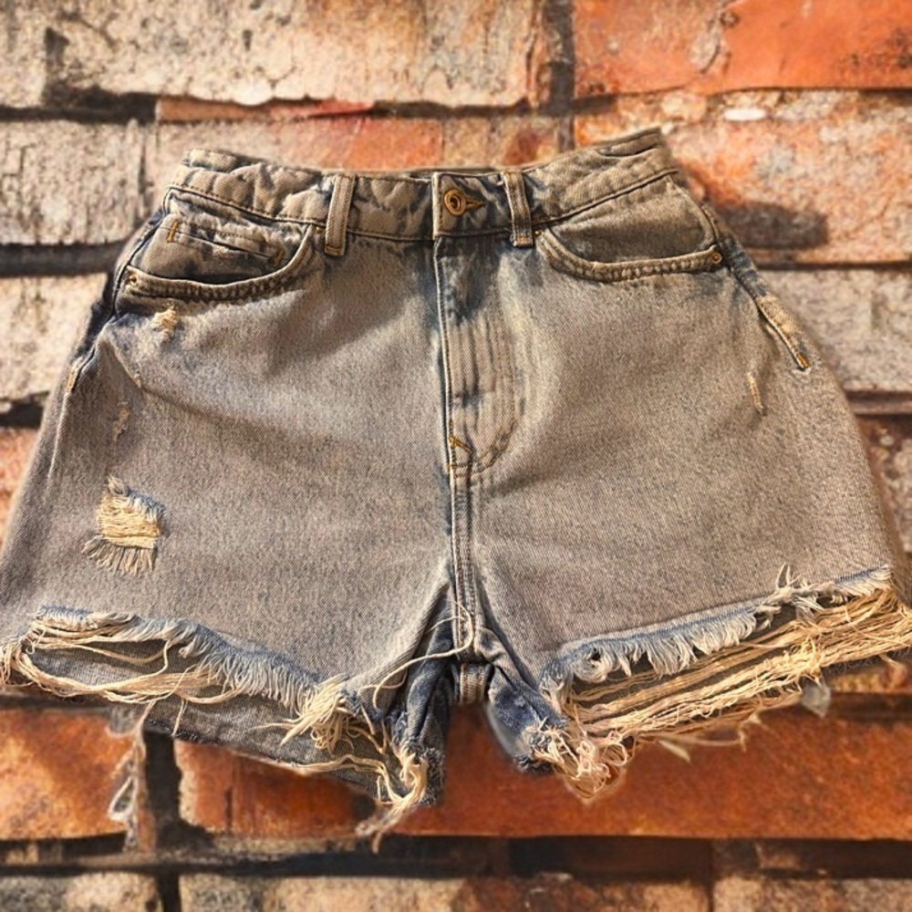 Zara Distressed Denim Shorts Light Wash Size 4